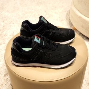 New Balance 574 Sneakers. Black. Size 6. Women.